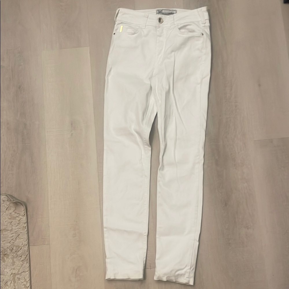 Brazilian white J